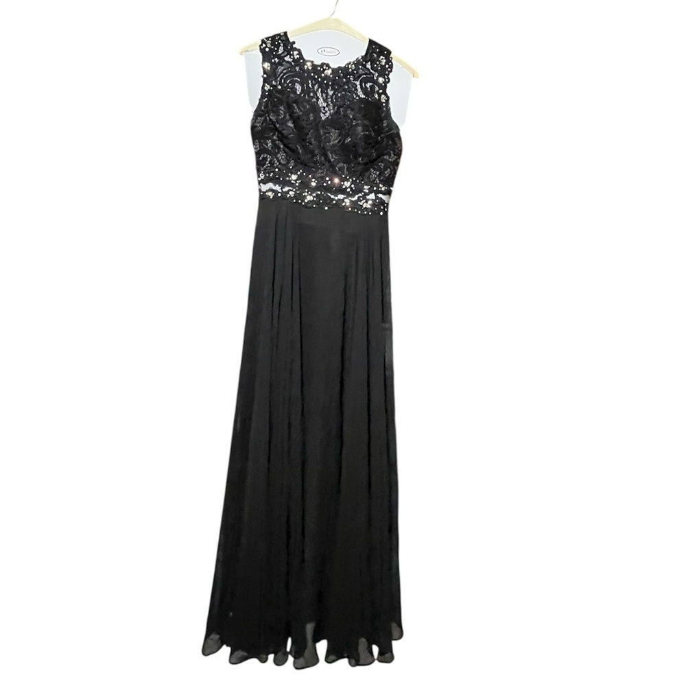 Elegant Black Lace Evening Gown